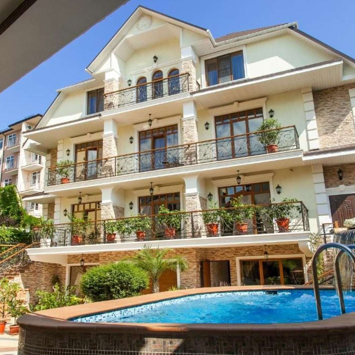 Установка видеонаблюдения гостевом доме