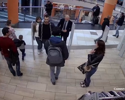 Видеоконтроль входной группы магазина