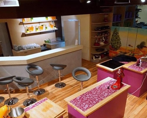 Камера в ресторане под потолком