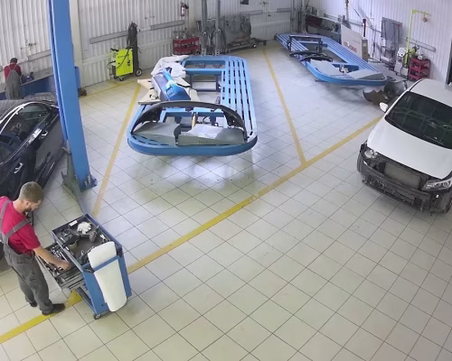 Камера в автосервисе в ремзоне