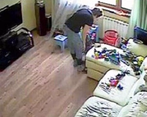 Камера следит за порядком в квартире